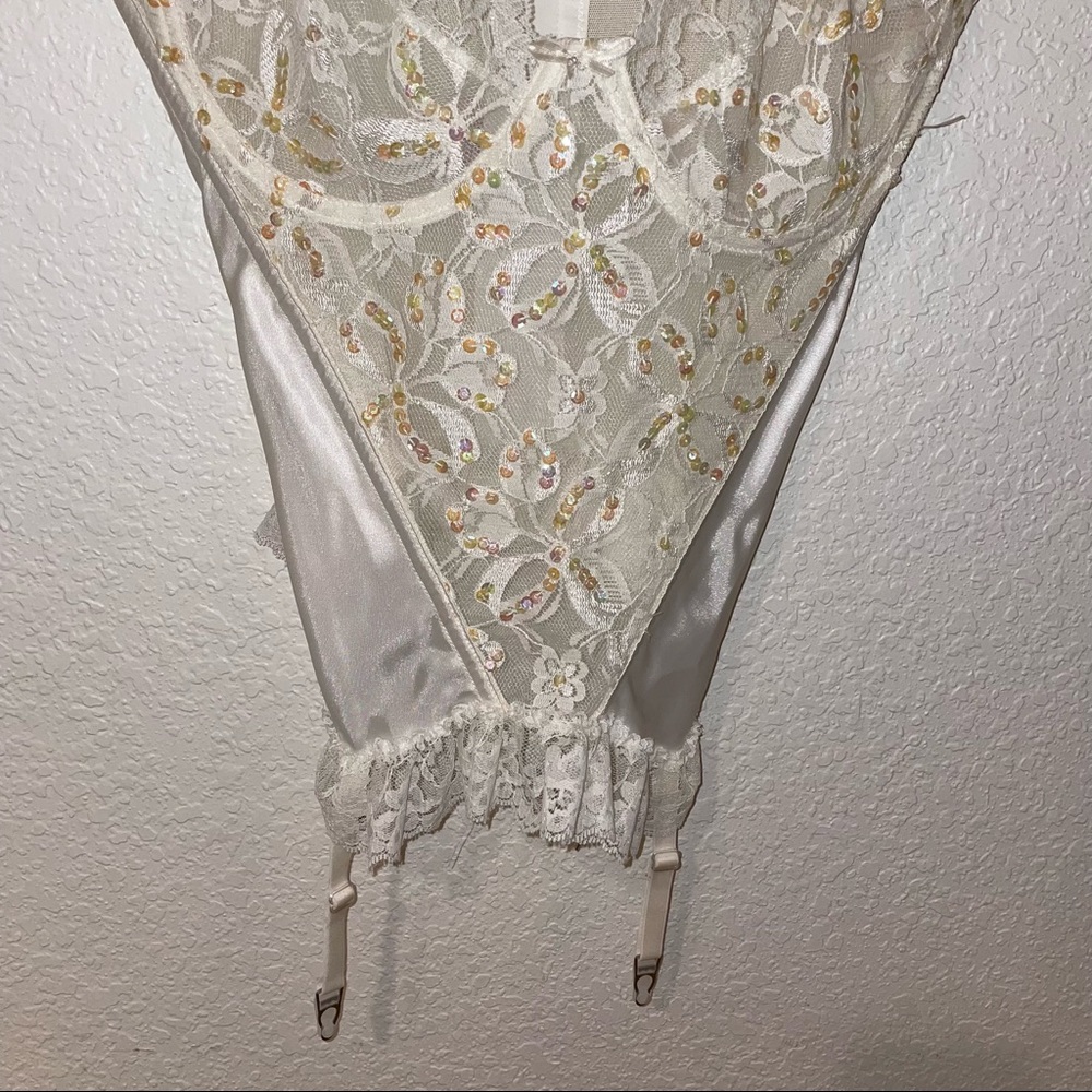 Vintage! Sexy Lace Lingerie! - Picture 3 of 8